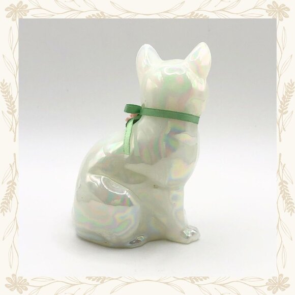 Fenton Opalescent Iridescent Glass Cat Figurine - Picture 3 of 3